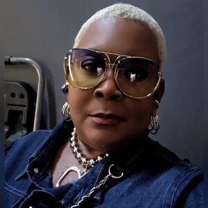 Meet your Posher, Jeannette